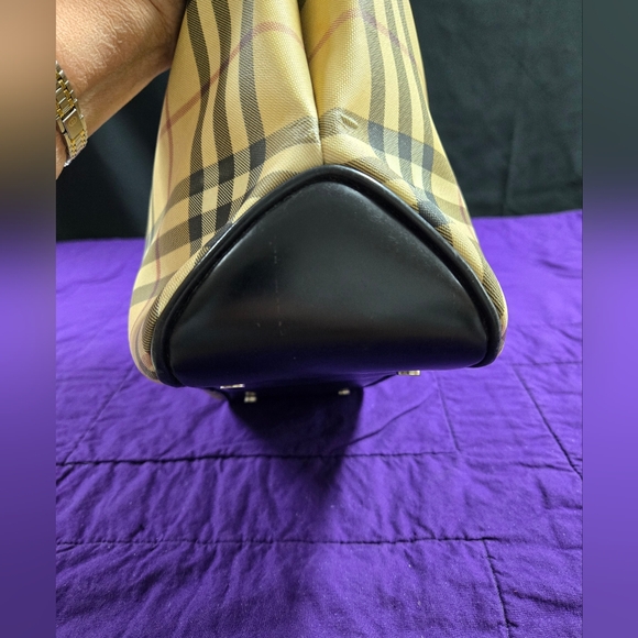 EUC NOVA CHECK BURBERRY PVC VINTAGE TOTE - Picture 7 of 12